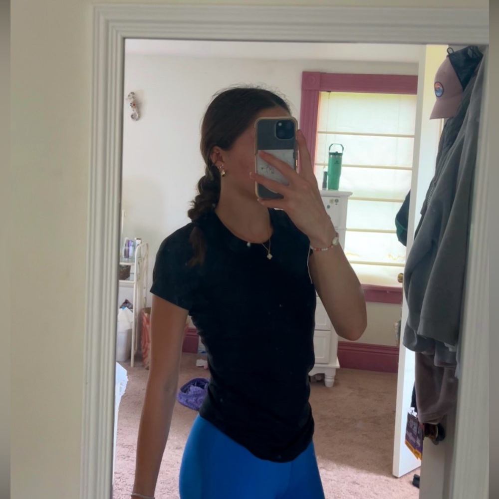 Black lululemon swifly tech